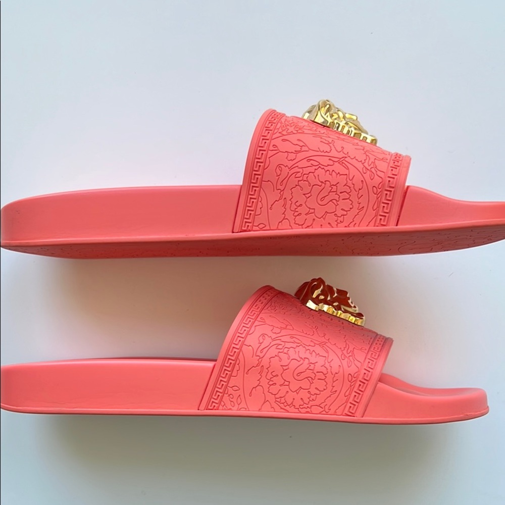 Versace Women's Coral Slides - Picture 9 of 9